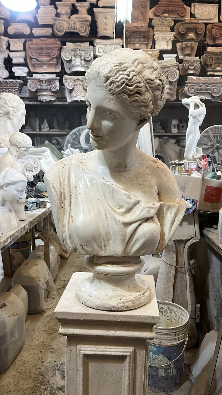 Busto de la diosa griega Artemisa
