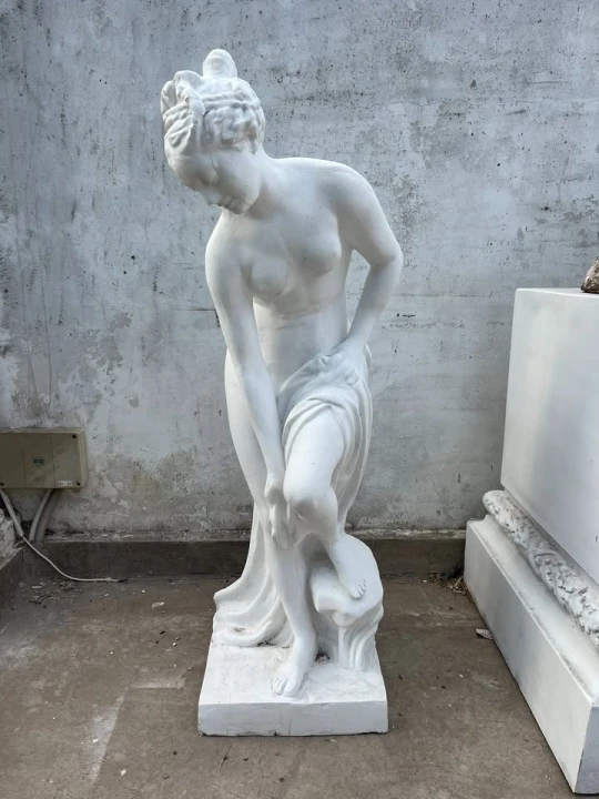 Escultura Vénus au bain